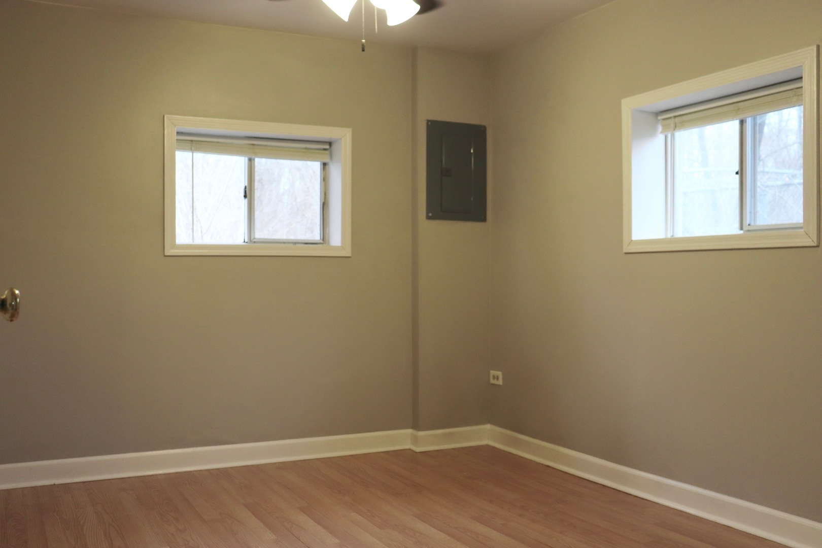 5N769 Pearson Drive, Unit 2 Wayne, IL 60184 - Photo 7 of 15 an empty room with a window