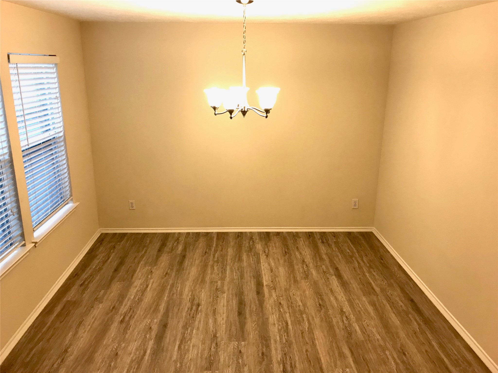 115 South Vesper Bend Circle Spring, TX 77382 - Photo 2 of 12 Gallery Image 2