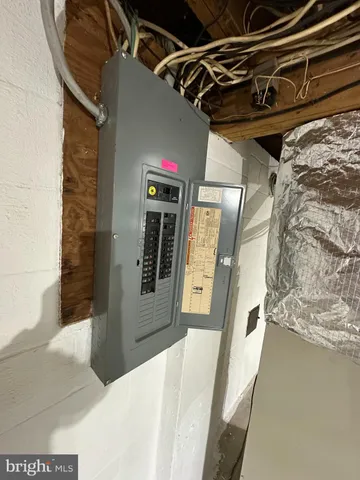 a view of livingroom with furniture