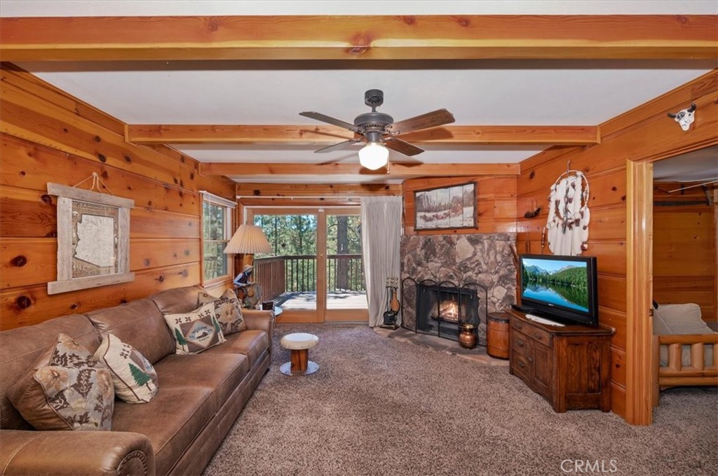 39237 Cedar Dell Road Fawnskin, CA 92333 - Photo 6 of 37 Family Room