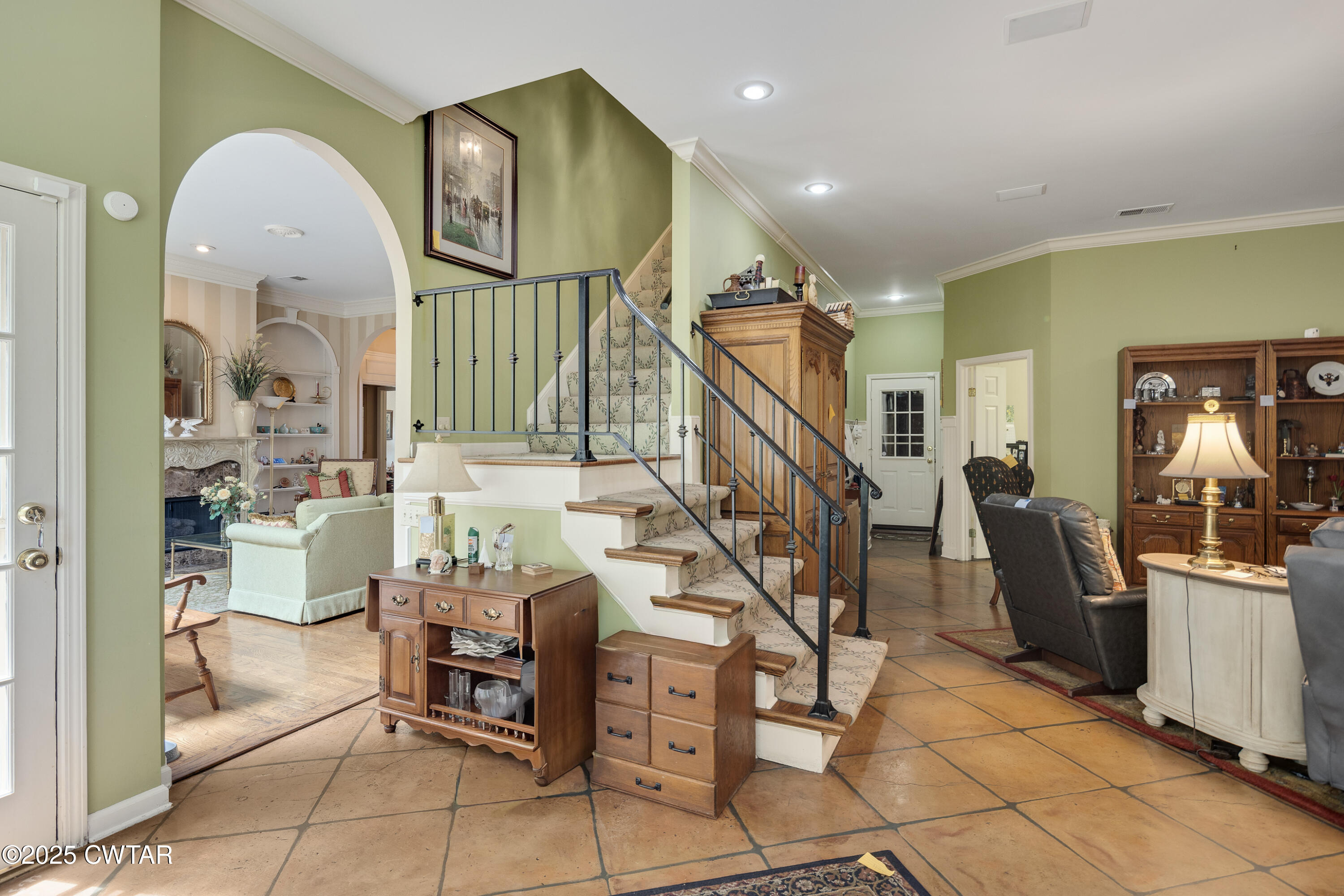 1647 Forsythe Trail Collierville, TN 38017 - Photo 12 of 32 a view of entryway and hall