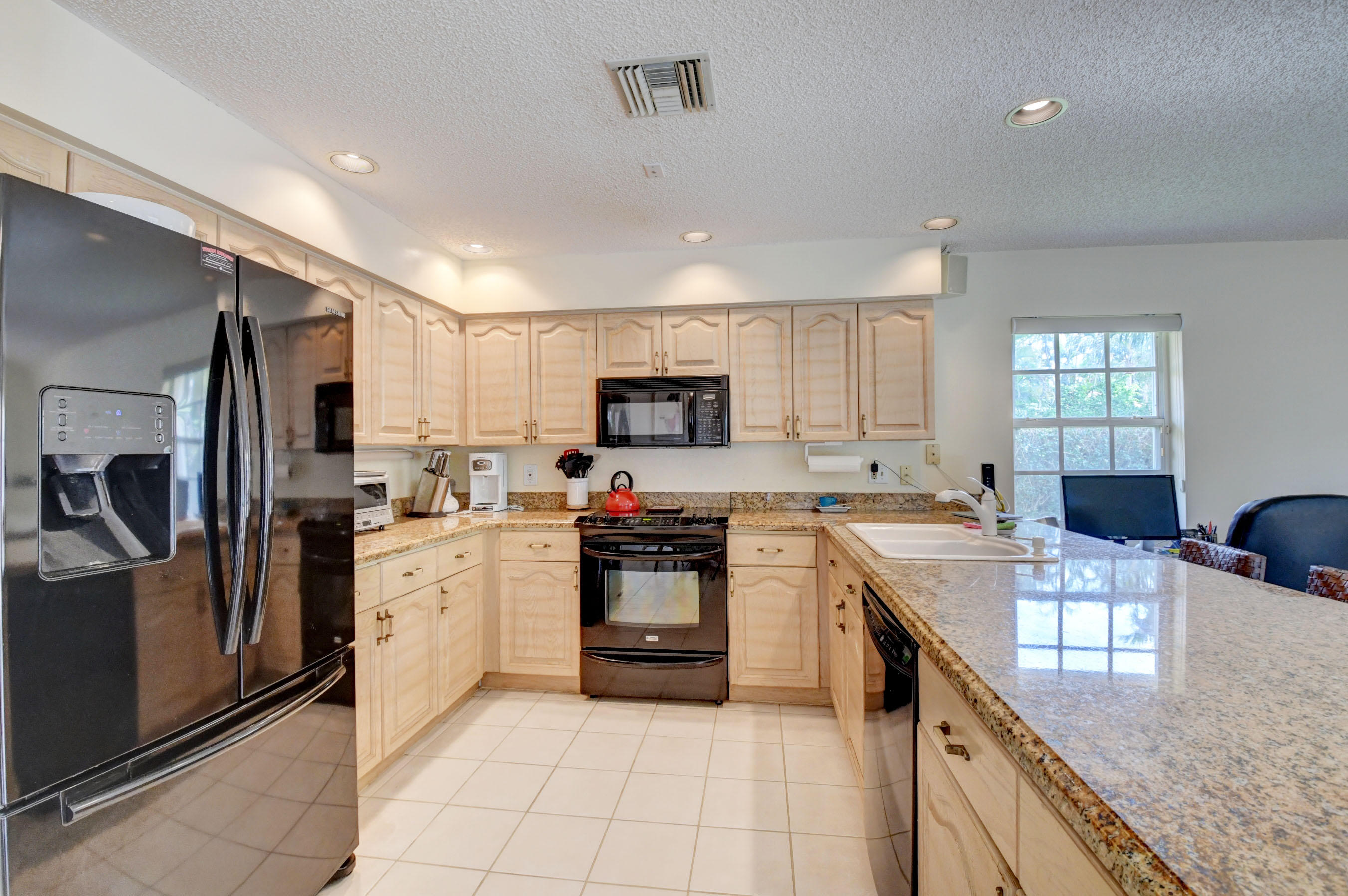 23017 L'Ermitage Circle Boca Raton, FL 33433 - Photo 13 of 41 DSC_7518_19_20_21_22