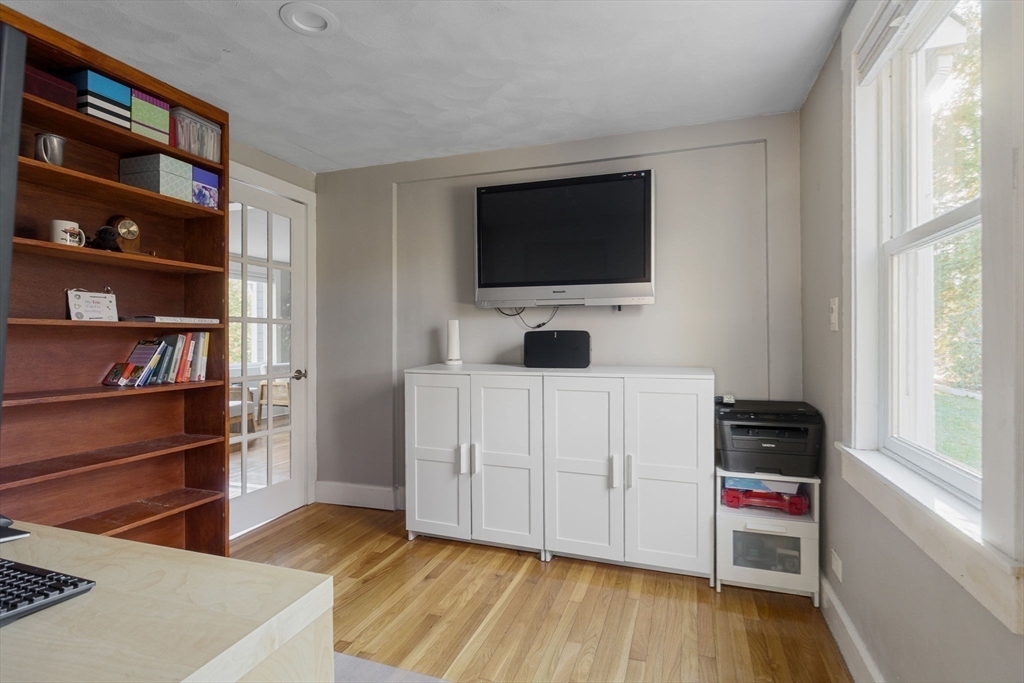 124 Tower Road Lincoln, MA 01773 - Photo 18 of 33