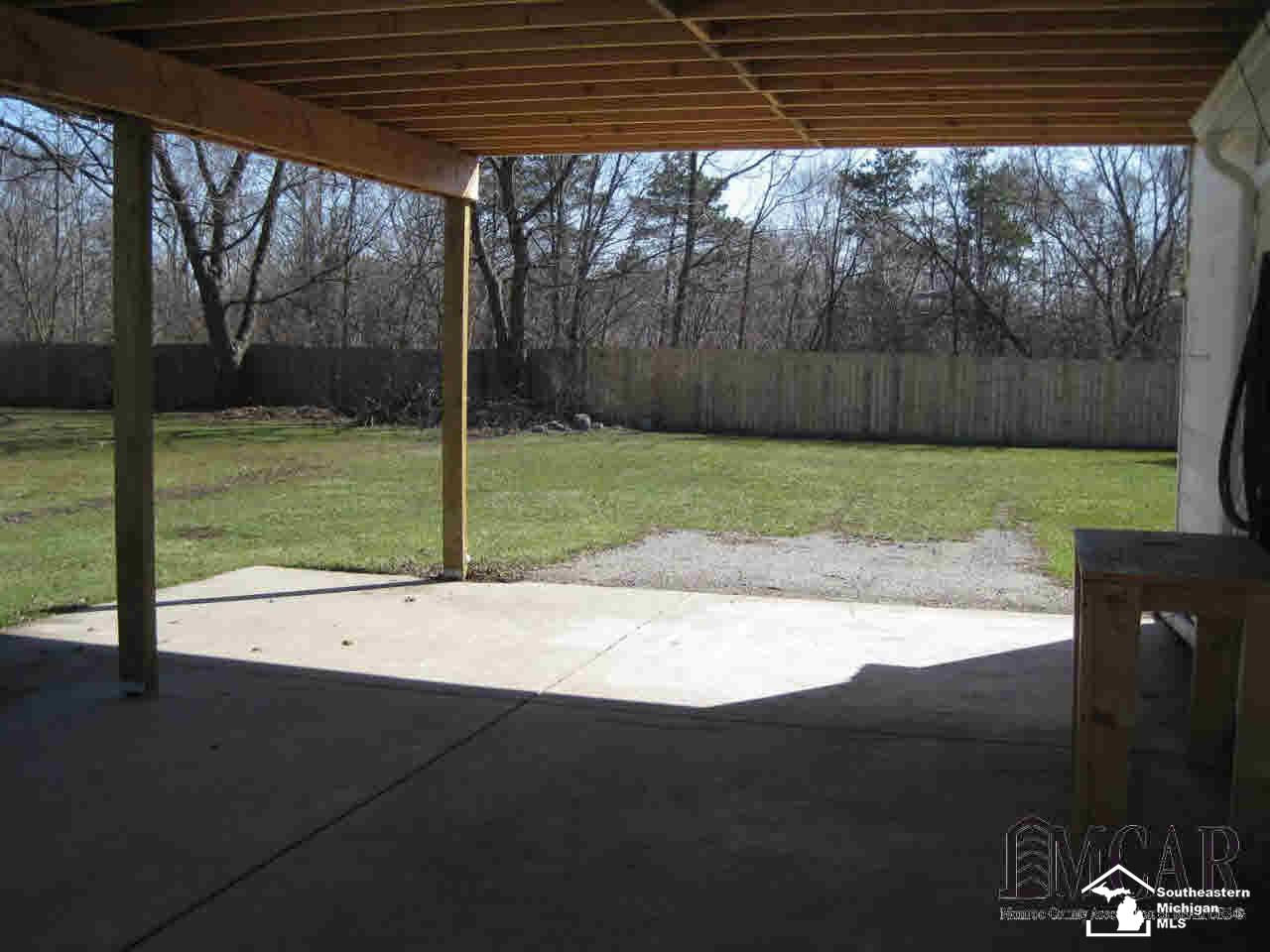 15432 Dayton Road Monroe, MI 48161 - Photo 11 of 12 21417676-10.JPG