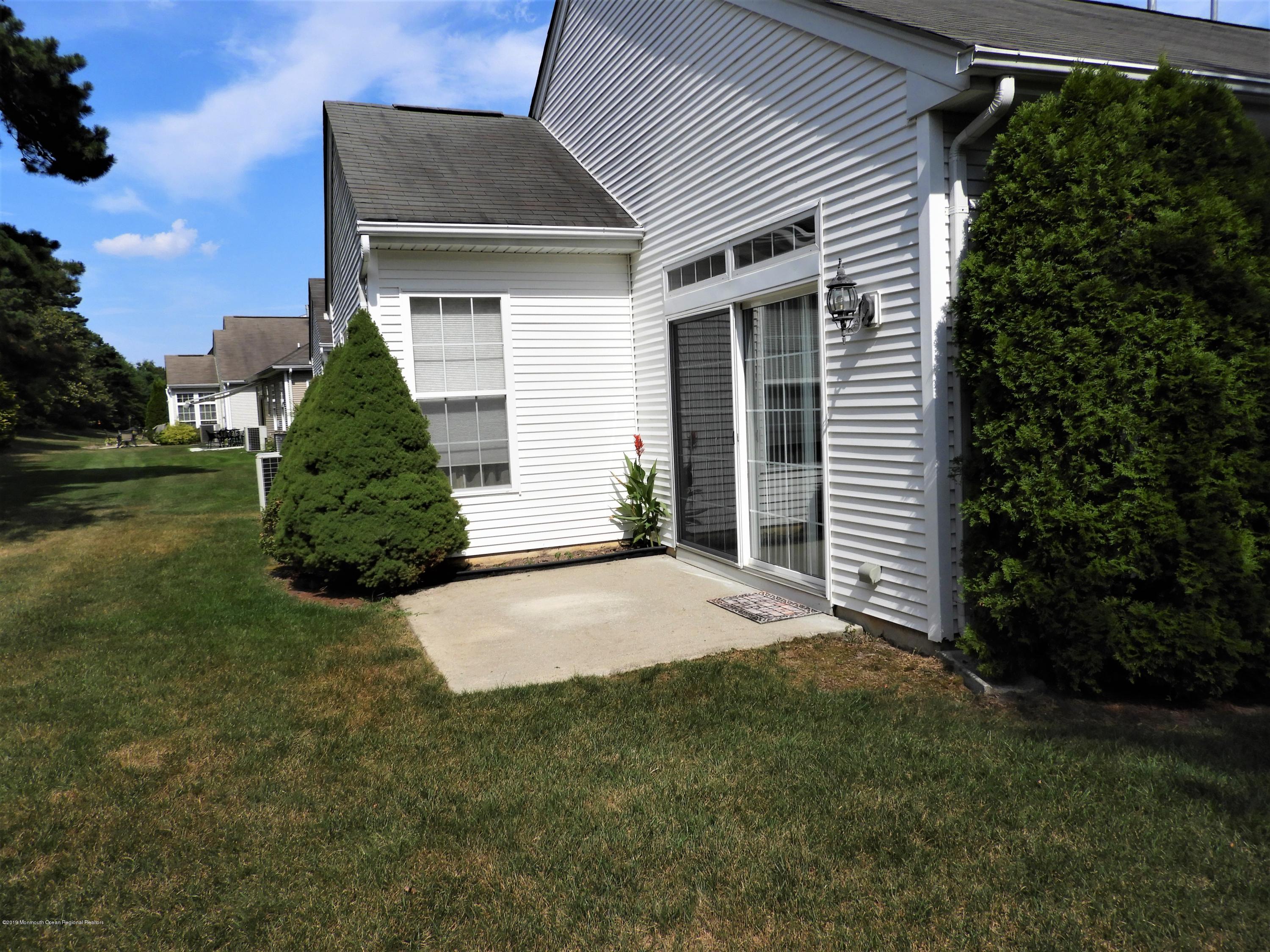 48 Silverside Road Lakewood, NJ 08701 - Photo 4 of 30 Patio