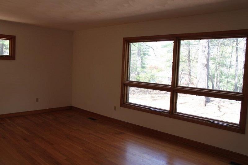 1298 Longview Road Roanoke, VA 24018 - Photo 13 of 41 10 - Living Room