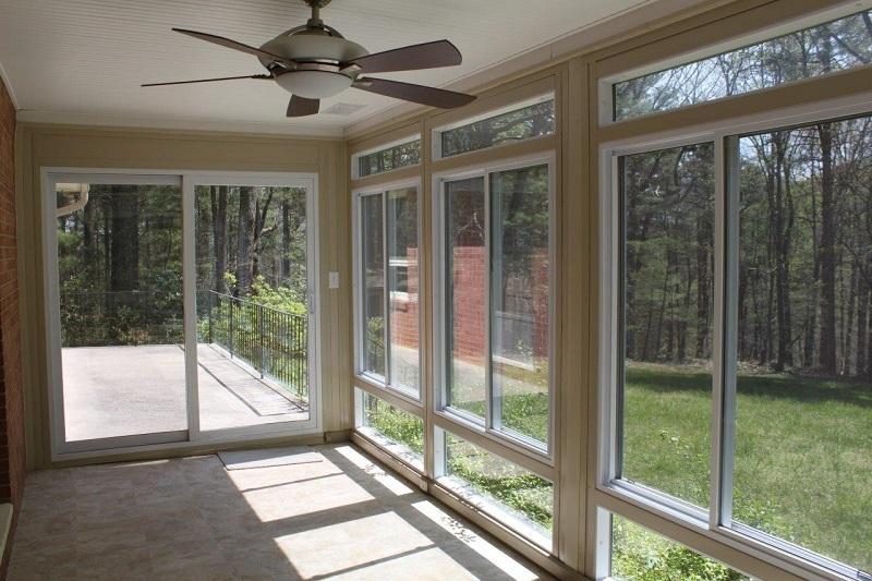 1298 Longview Road Roanoke, VA 24018 - Photo 21 of 41 24 - Sun room1
