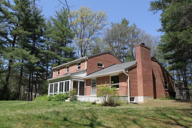 1298 Longview Road Roanoke, VA 24018 - Photo 4 of 41 02 - Side