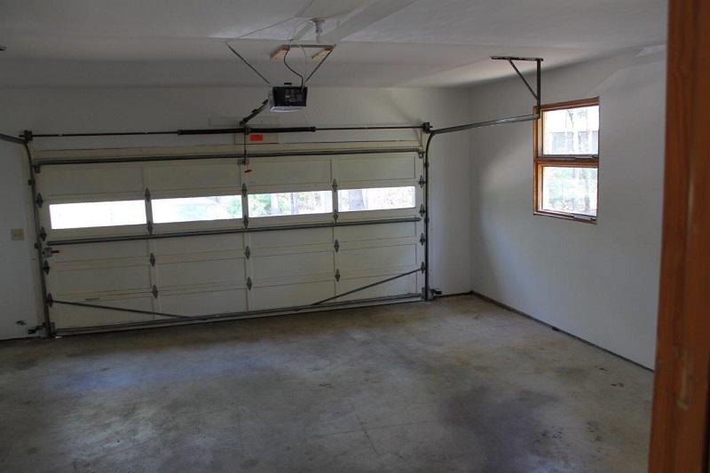 1298 Longview Road Roanoke, VA 24018 - Photo 41 of 41 33 - Garage