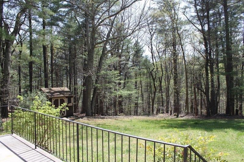 1298 Longview Road Roanoke, VA 24018 - Photo 7 of 41 05 - Back yard1