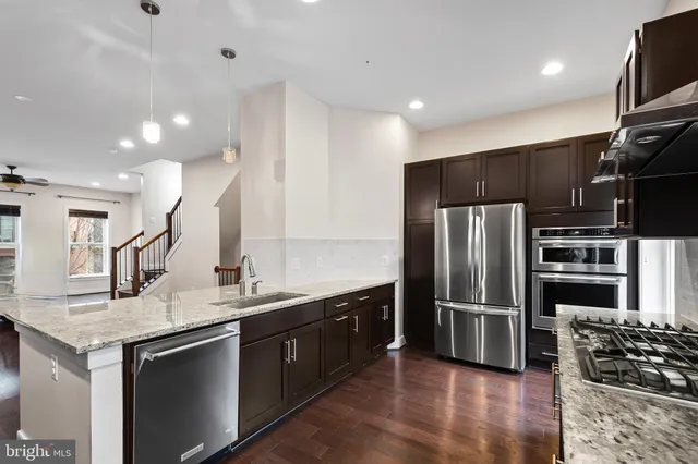 $1,200,000 | 1417 Van Valkenburgh Lane, Alexandria, VA 22301