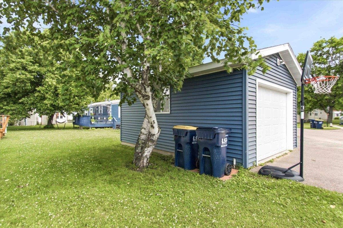 109 Deer Path Baraboo, WI 53913 - Photo 33 of 45