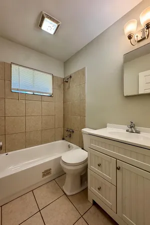 $1,050 | 1014 North Larchmont Drive, Unit B, Chattanooga, TN 37411