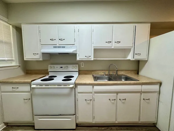 $1,050 | 1014 North Larchmont Drive, Unit B, Chattanooga, TN 37411