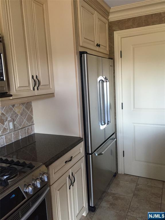 825 Riverside Avenue, Unit 16 Lyndhurst, NJ 07071 - Photo 15 of 34 Gallery Image 15