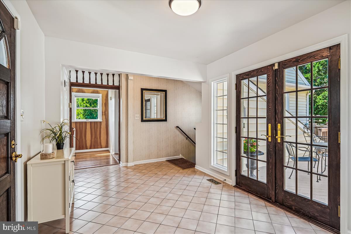 3605 Colony Road Fairfax, VA 22030 - Photo 13 of 78 Foyer