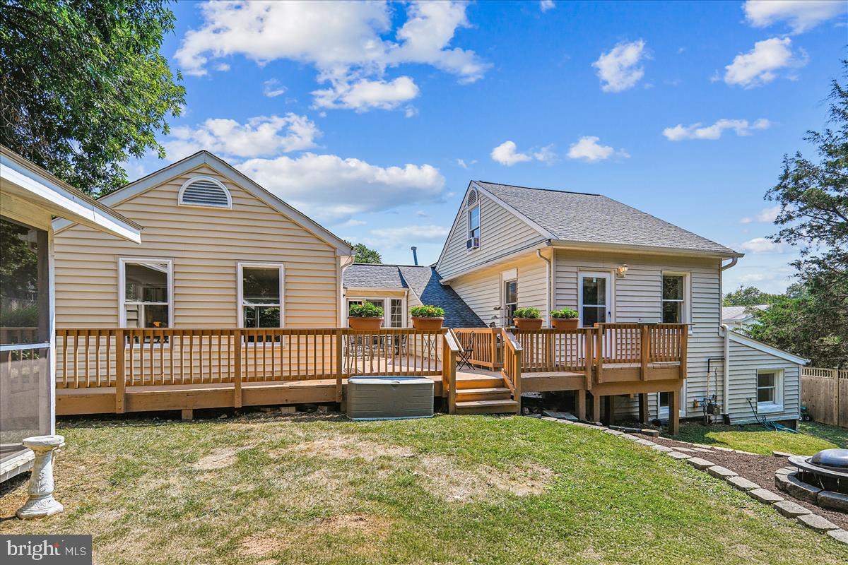 3605 Colony Road Fairfax, VA 22030 - Photo 5 of 78 Exterior Back