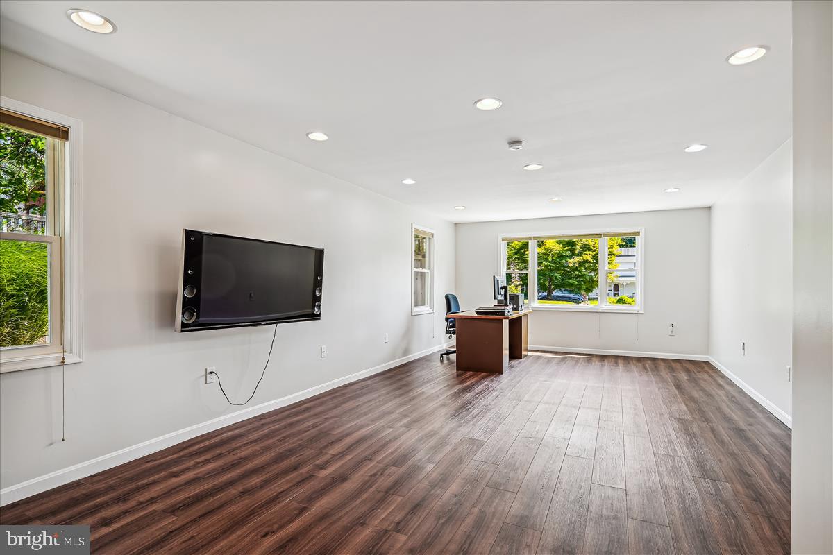 3605 Colony Road Fairfax, VA 22030 - Photo 51 of 78 Family Room/Office