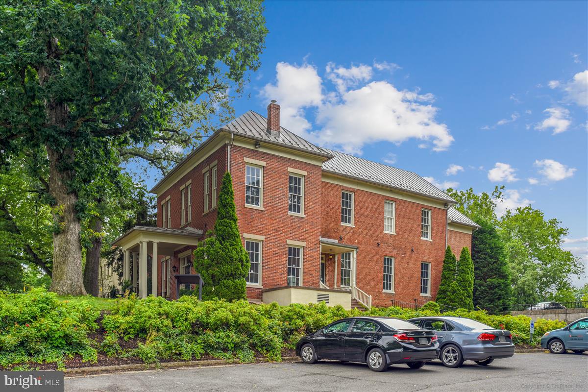 3605 Colony Road Fairfax, VA 22030 - Photo 78 of 78 Fairfax City Museum and Visitors Center