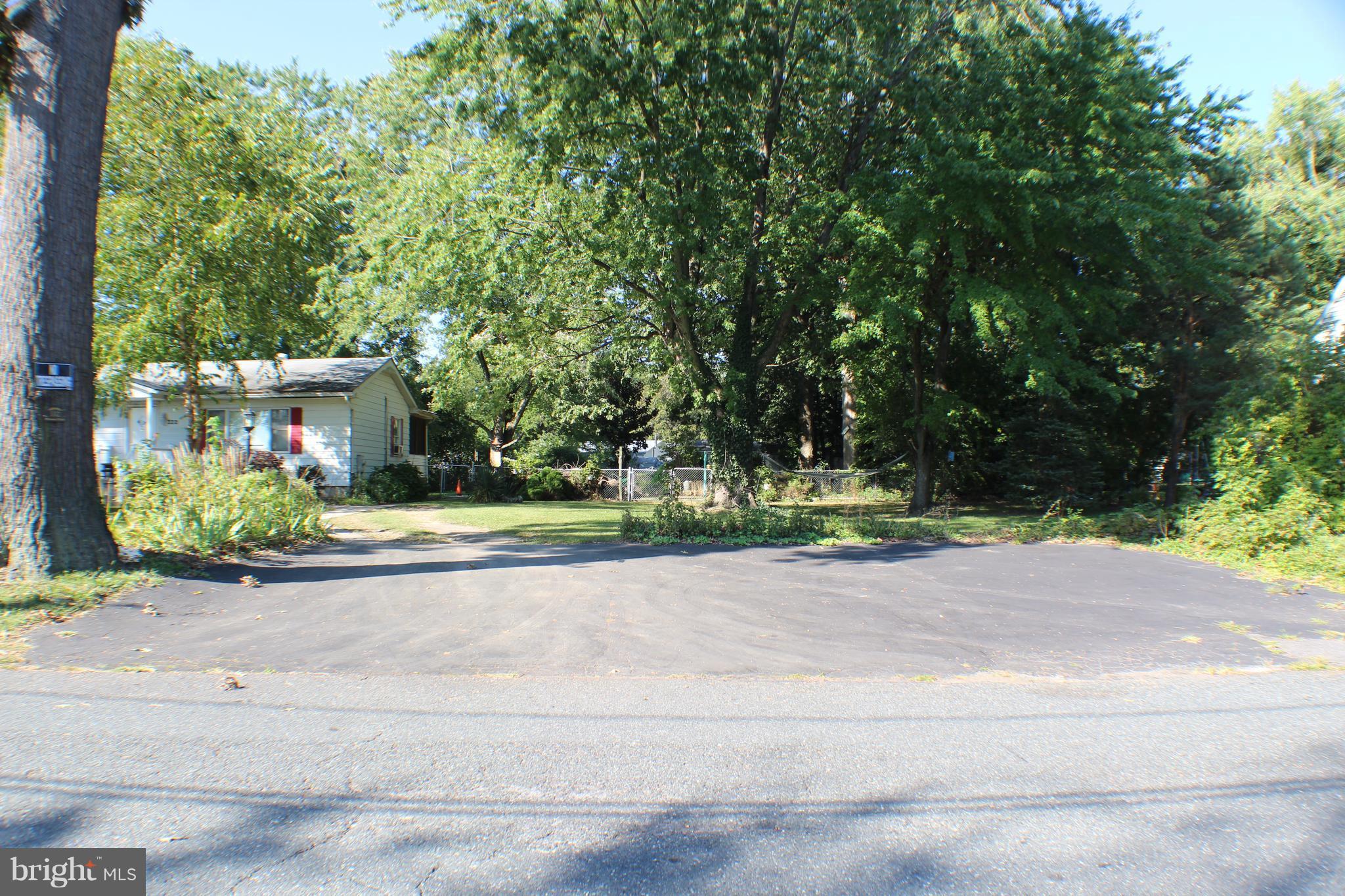 332 Worton Road Baltimore, MD 21221 - Photo 2 of 18 a house with a yard