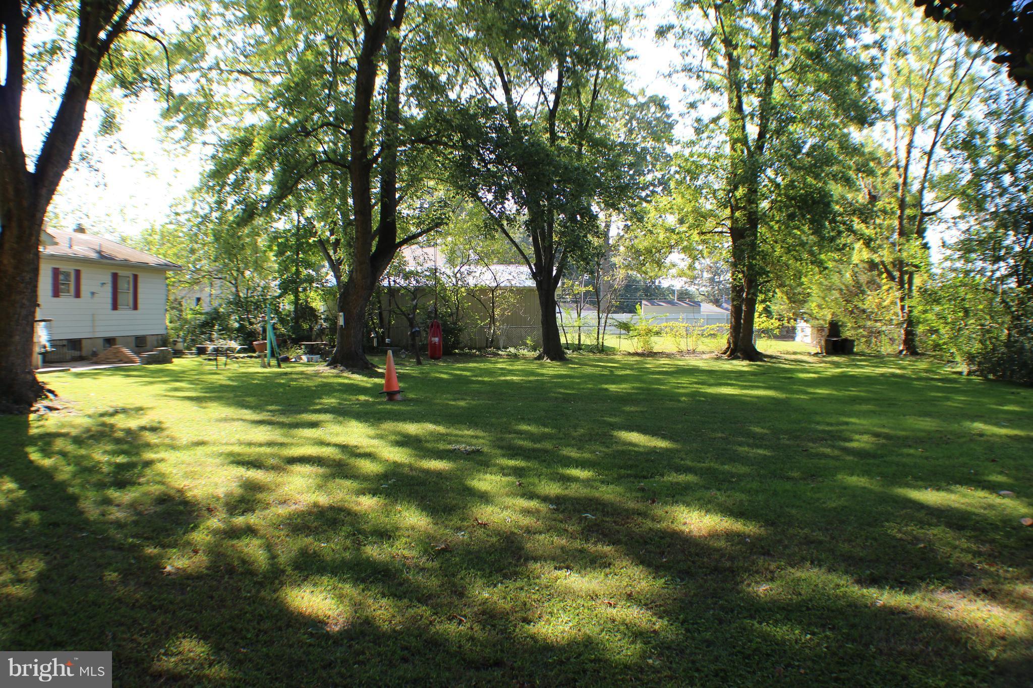 332 Worton Road Baltimore, MD 21221 - Photo 6 of 18 a view of a volley ball court