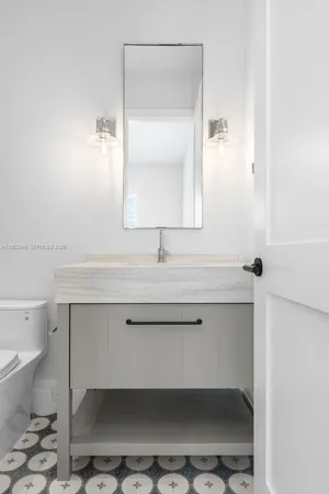 $4,995,000 | 5950 Southwest 83rd Street, South Miami, FL 33143