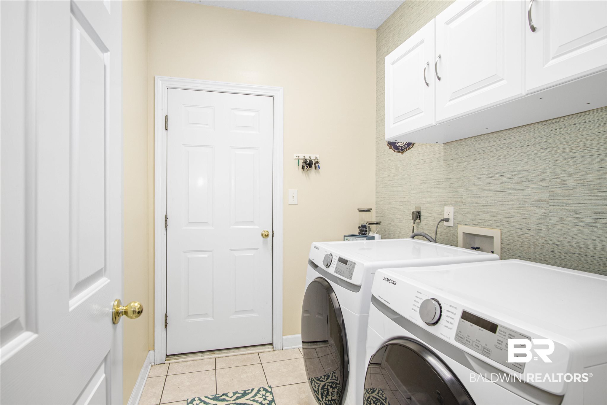 11215 Forest Court Daphne, AL 36526 - Photo 29 of 33 Laundry