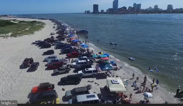 $2,300 | 3200 West Brigantine Avenue, Unit 7, Brigantine, NJ 08203