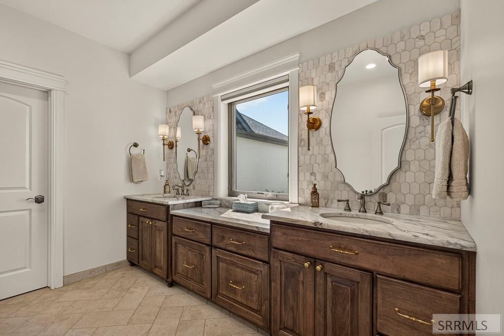 3777 369 North Rigby, ID 83442 - Photo 22 of 60 Master Bathroom