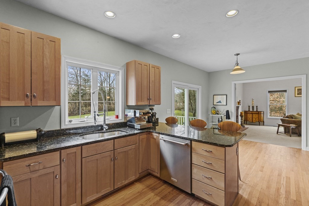 125 Old Staples Road Cumberland, RI 02864 - Photo 3 of 26 Gallery Image 3