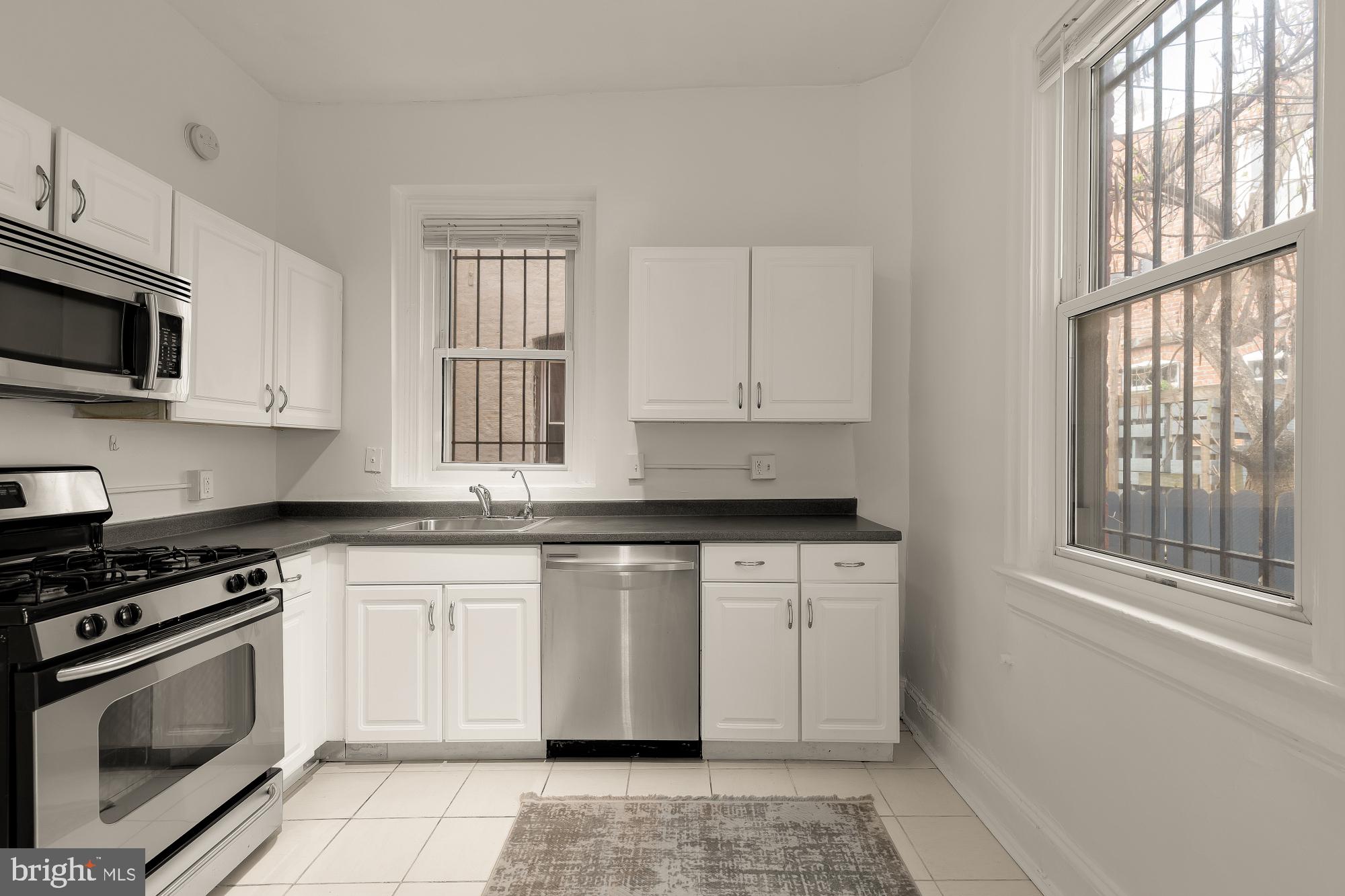 43 T Street Northwest Washington, DC 20001 - Photo 10 of 33