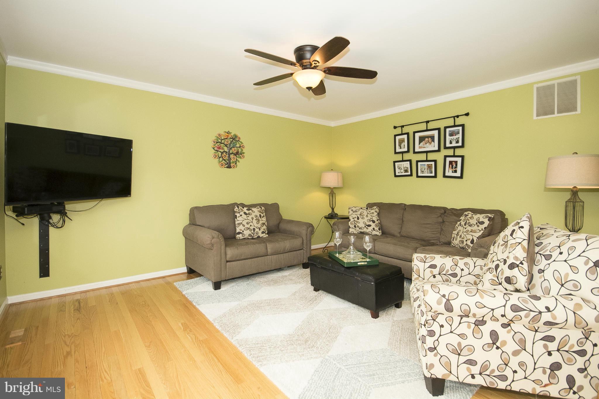 4540 Ridge Road Baltimore, MD 21236 - Photo 11 of 30 Family Room