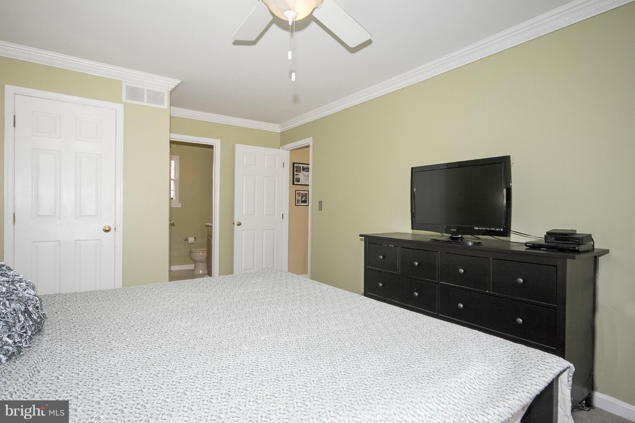 4540 Ridge Road Baltimore, MD 21236 - Photo 14 of 30 Bedroom (Master) w/Walk-In Closet