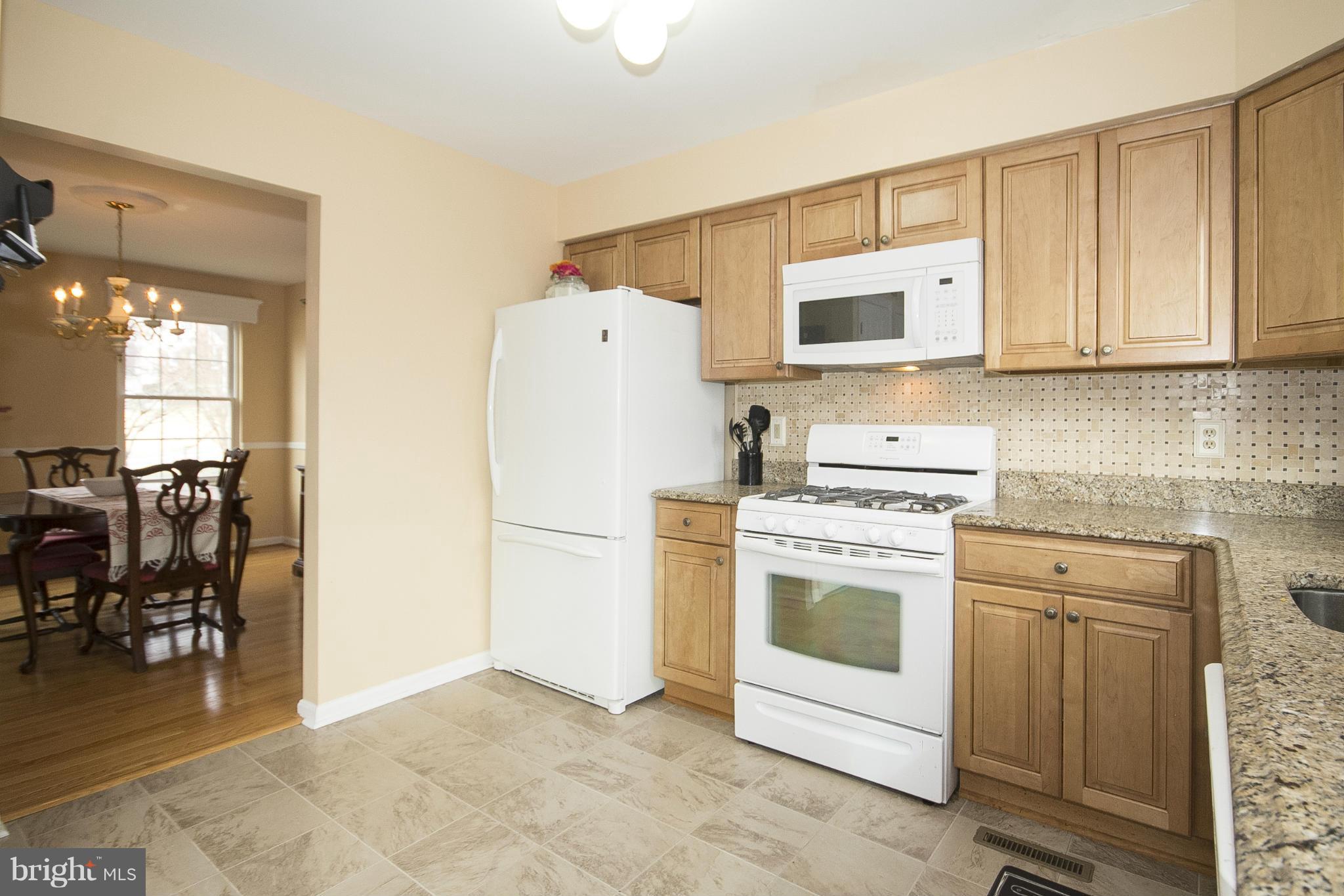 4540 Ridge Road Baltimore, MD 21236 - Photo 4 of 30 Kitchen w/Granite Countertops