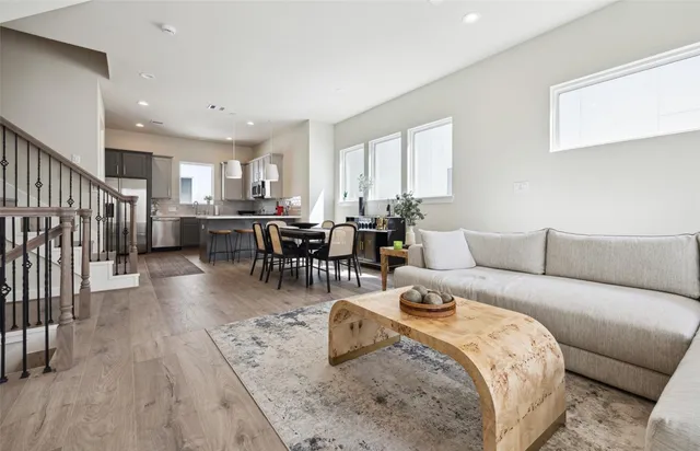 $389,700 | 137 Eastwood Street, Houston, TX 77011