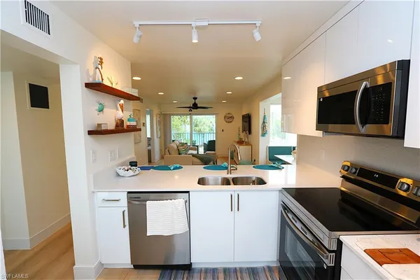 $2,300 | 2235 San Marco Road, Unit 5204, Marco Island, FL 34145