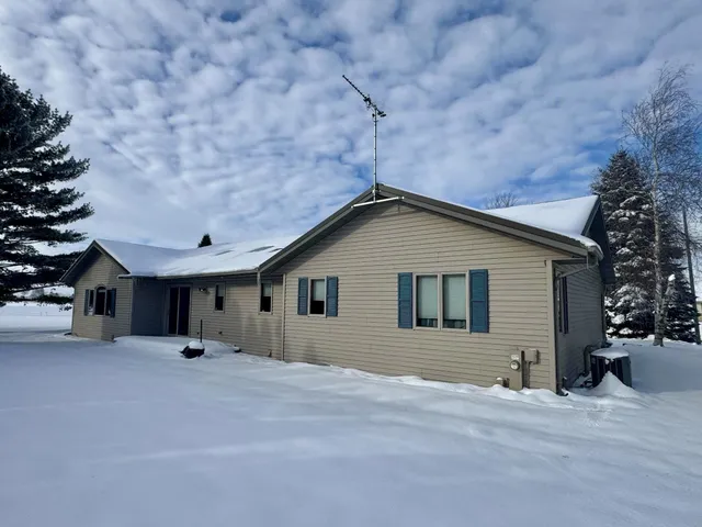 $389,900 | 314 Forest Street, Fox Lake, WI 53933