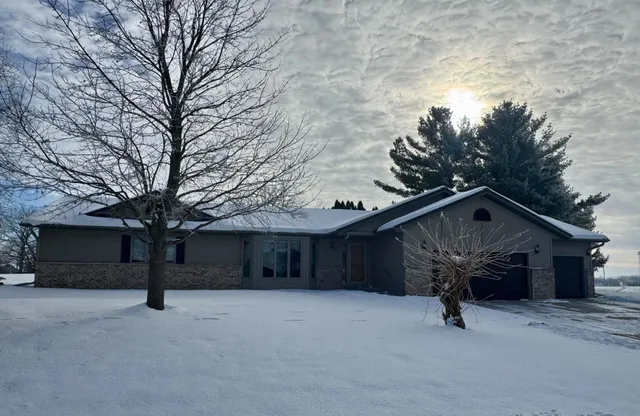 $389,900 | 314 Forest Street, Fox Lake, WI 53933