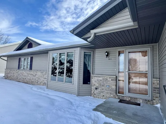 $389,900 | 314 Forest Street, Fox Lake, WI 53933