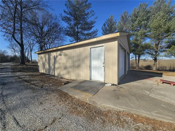 $87,900 | 7800 Northeast State Route, Hamilton, MO 64644