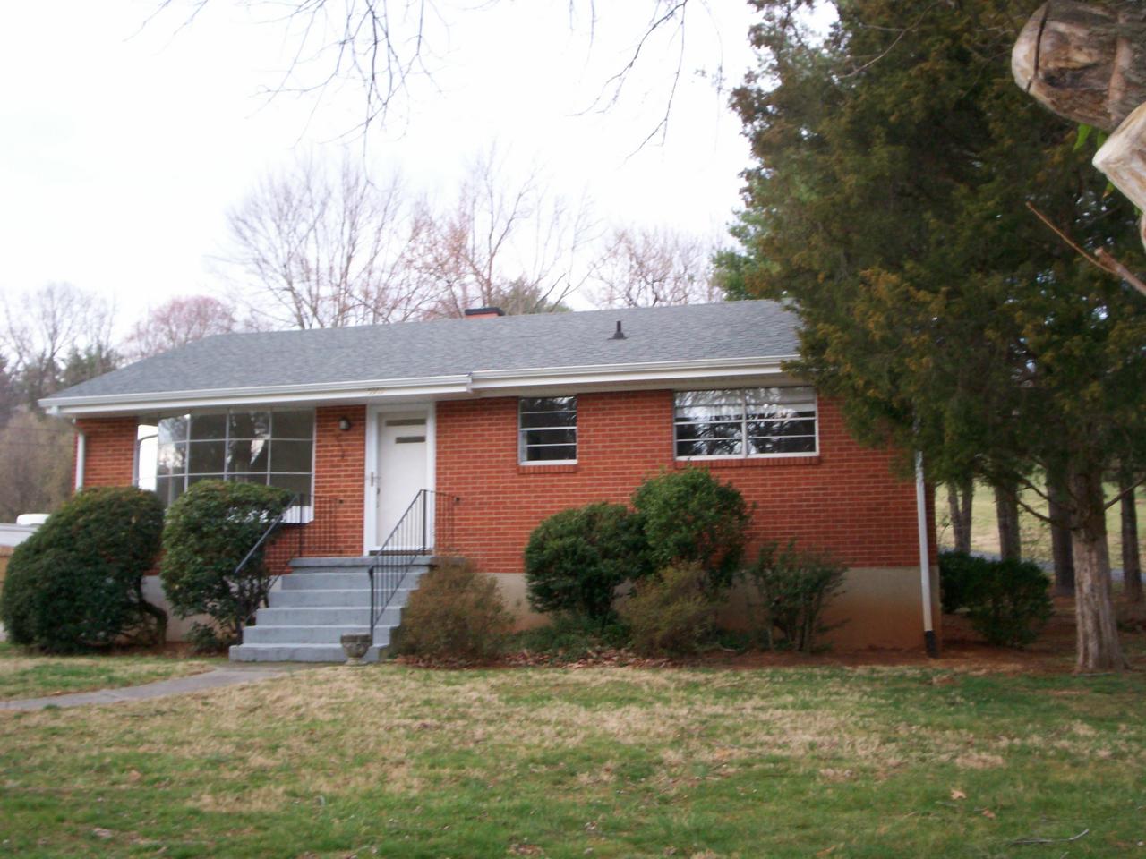 5913 Merriman Road Roanoke, VA 24018 - Photo 9 of 9 Front 3