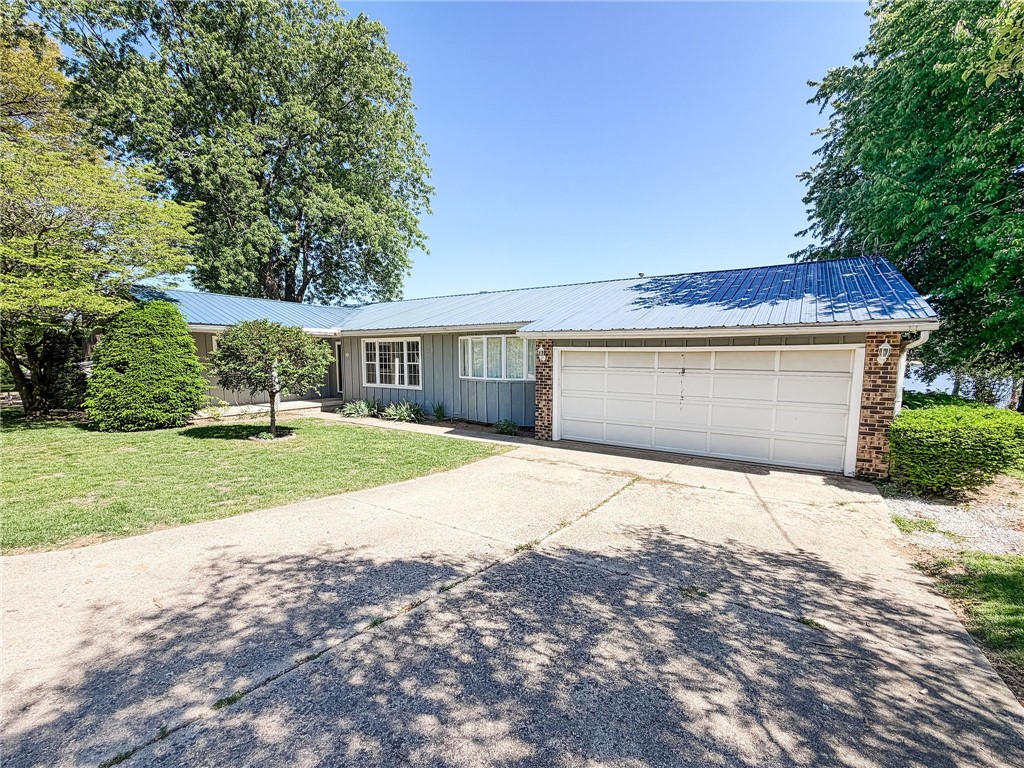 205 Sycamore Road Paris, IL 61944 - Photo 2 of 44