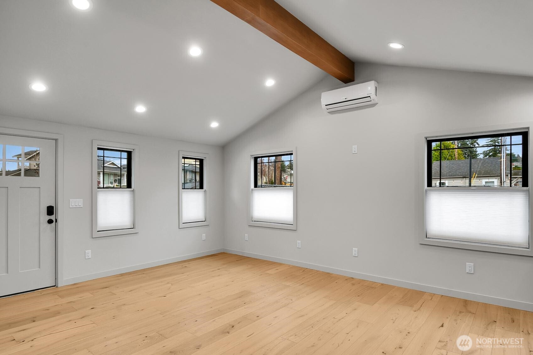 304 Daley Street Edmonds, WA 98020 - Photo 3 of 15