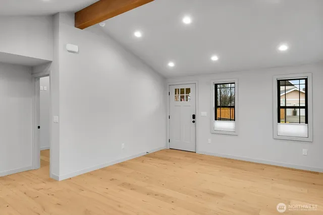 $2,950 | 304 Daley Street, Edmonds, WA 98020