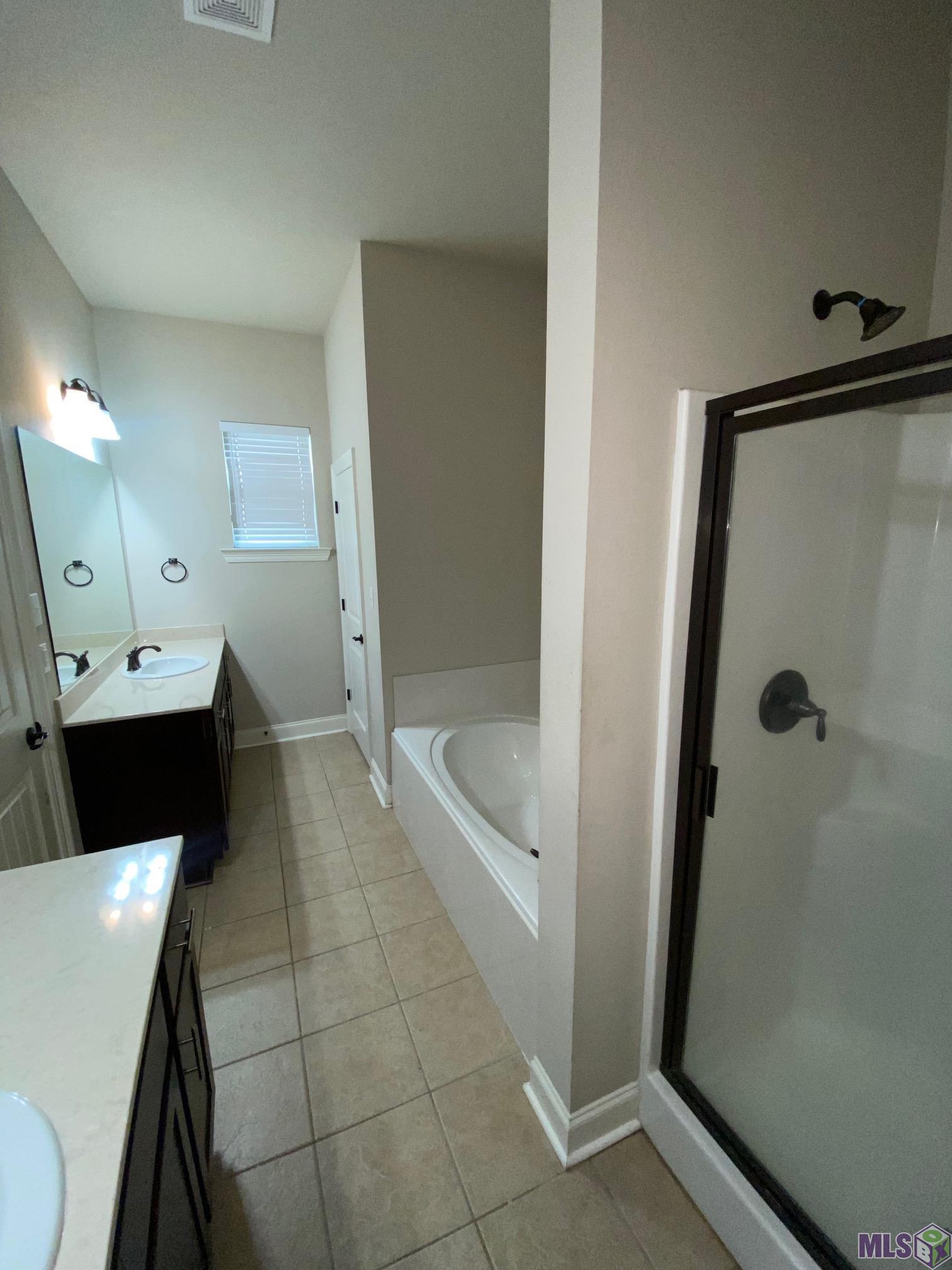 13645 Stone Gate Drive Baton Rouge, LA 70816 - Photo 9 of 26