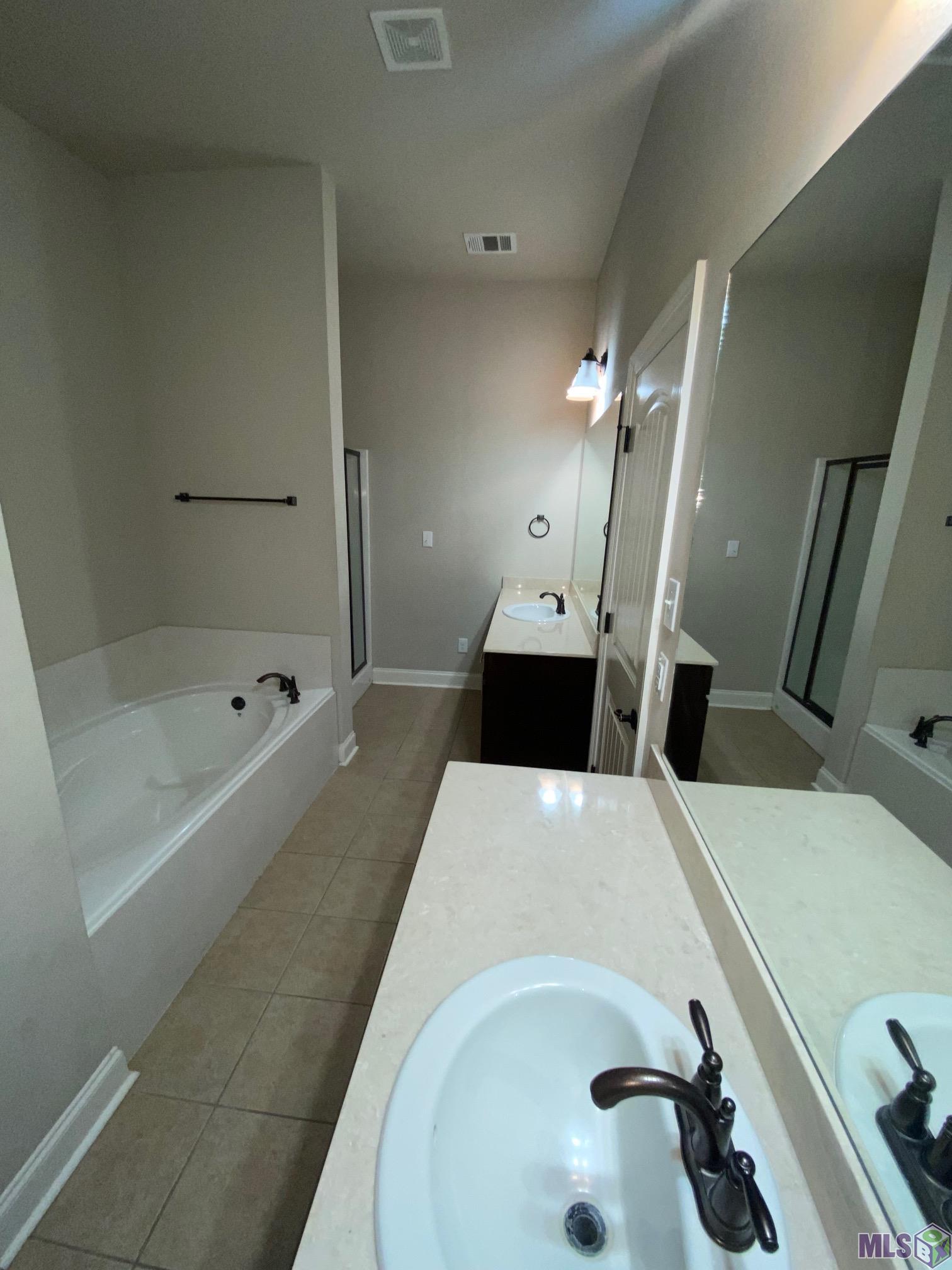 13645 Stone Gate Drive Baton Rouge, LA 70816 - Photo 10 of 26