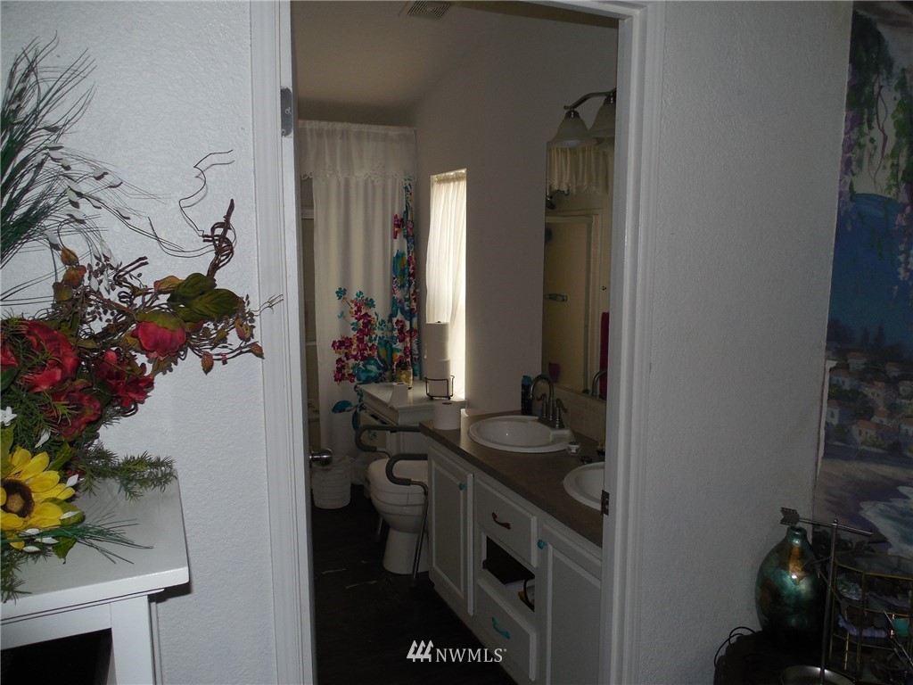 1505 Lower Monitor Road Wenatchee, WA 98801 - Photo 11 of 18 Gallery Image 11