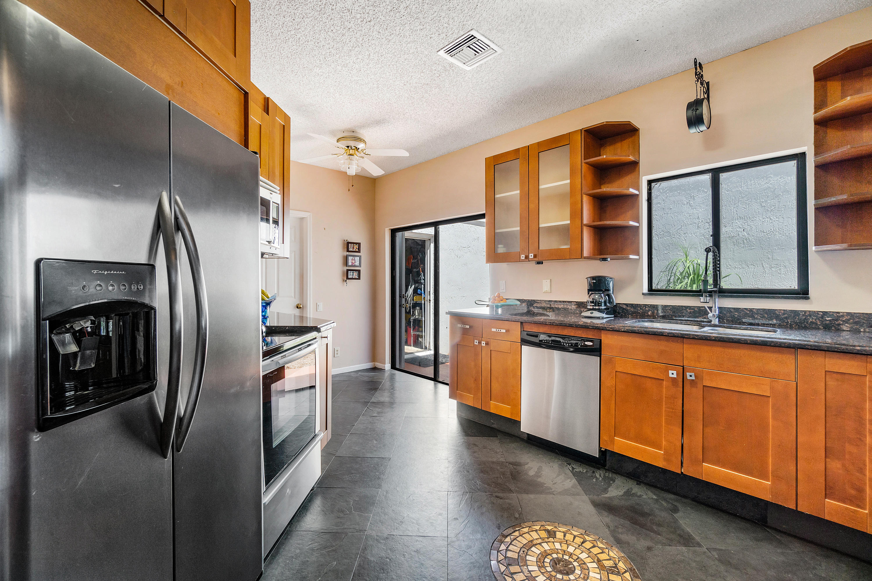 21704 Wapford Way Boca Raton, FL 33486 - Photo 6 of 14 KITCHEN