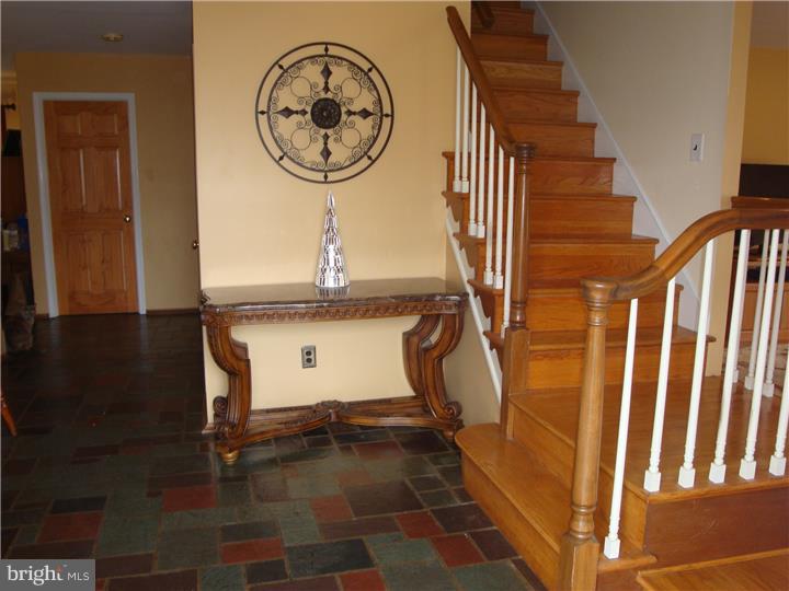234 Mallard Road Holland, PA 18966 - Photo 8 of 25 Foyer