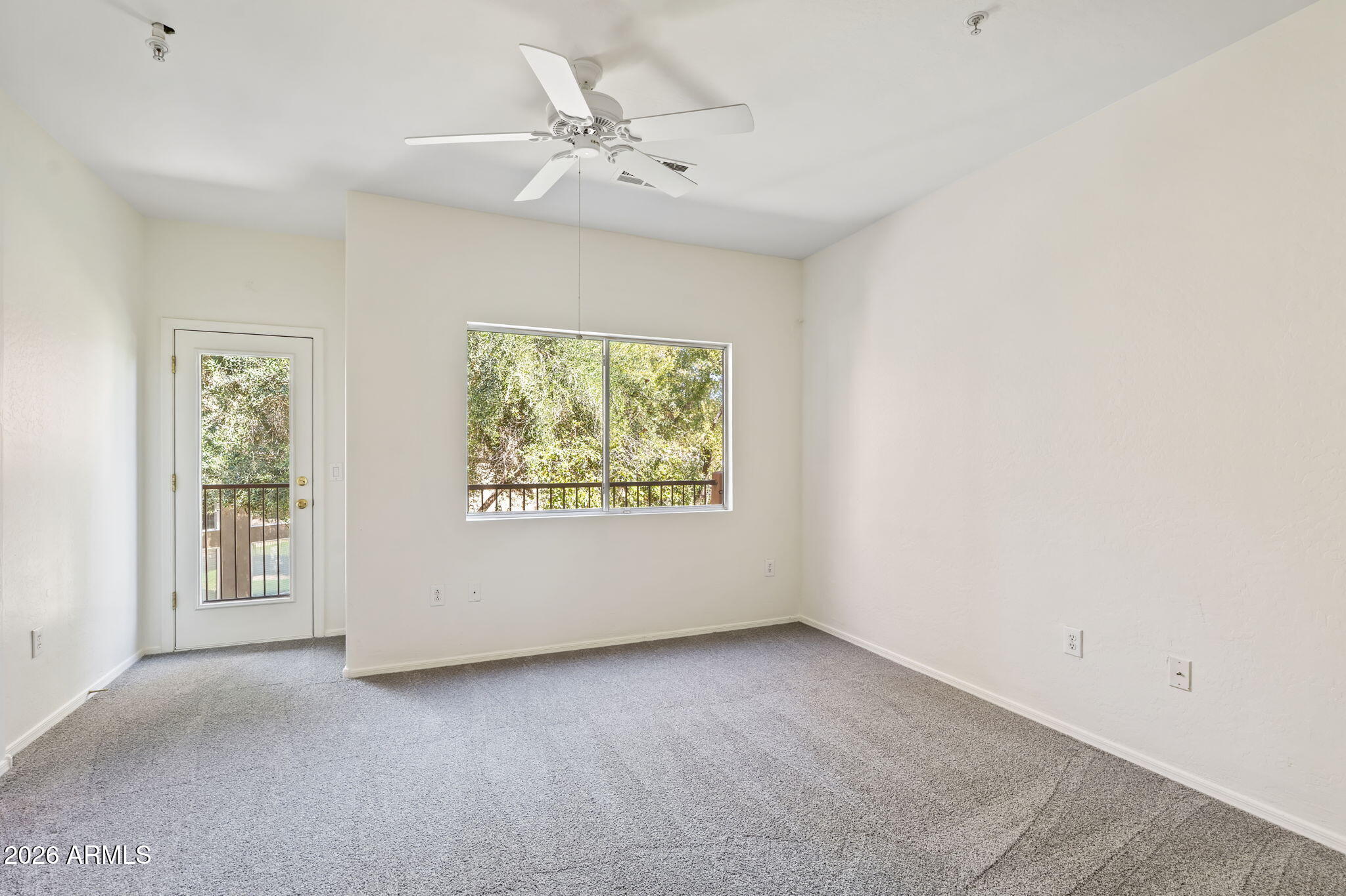 1718 West Colter Street, Unit 126 Phoenix, AZ 85015 - Photo 14 of 29 Primary Bedroom Suite